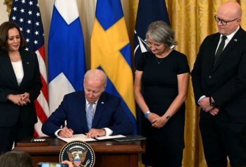 Ο Μπάιντεν υπέγραψε και επικύρωσε την έγκριση της εισδοχής Σουηδίας και Φινλανδίας